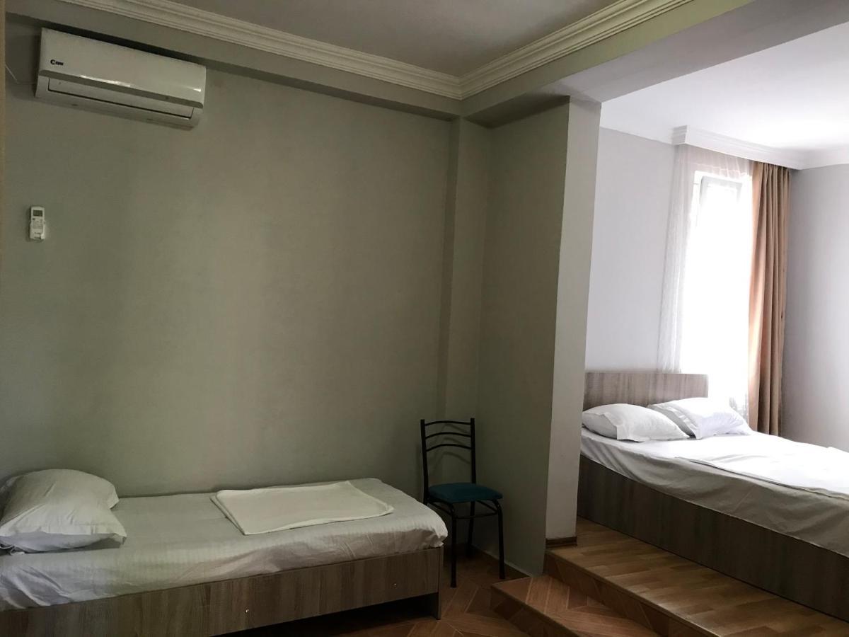 Guest House Nina Kobuleti Exterior foto